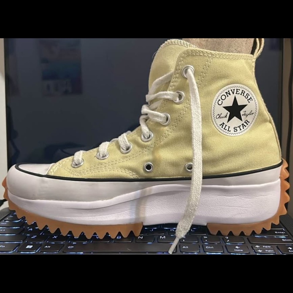 Converse Run star hike